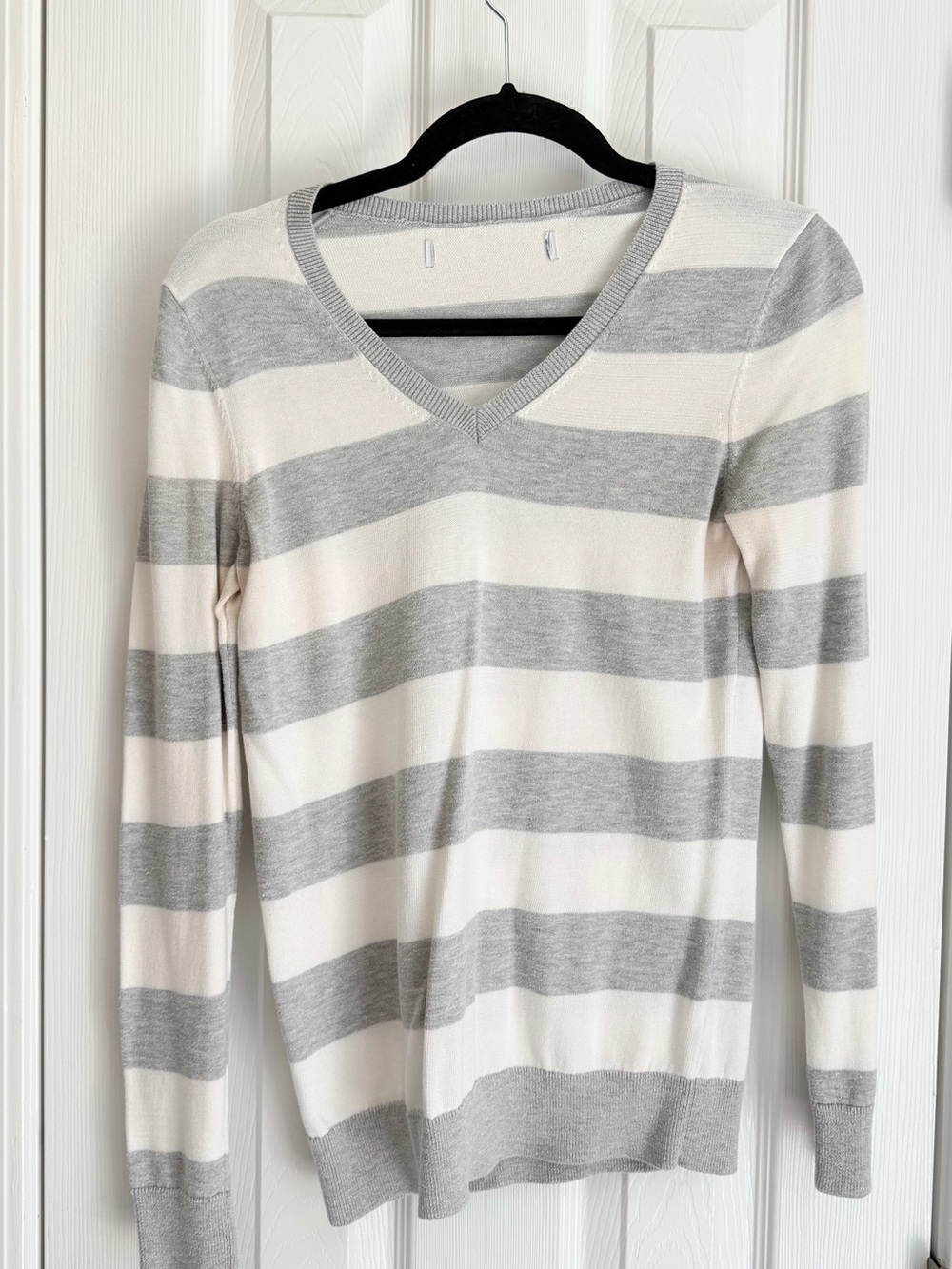 Women’s V-Neck Stripe Sweater - Gray & Cream